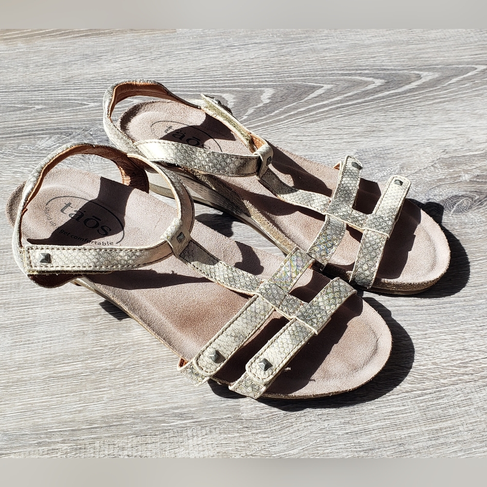 Taos Wanderer Sandal Gold